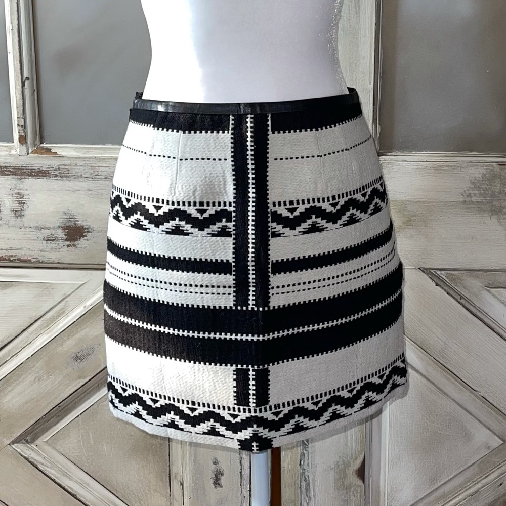 Madewell cream/black textured mini skirt sz 0